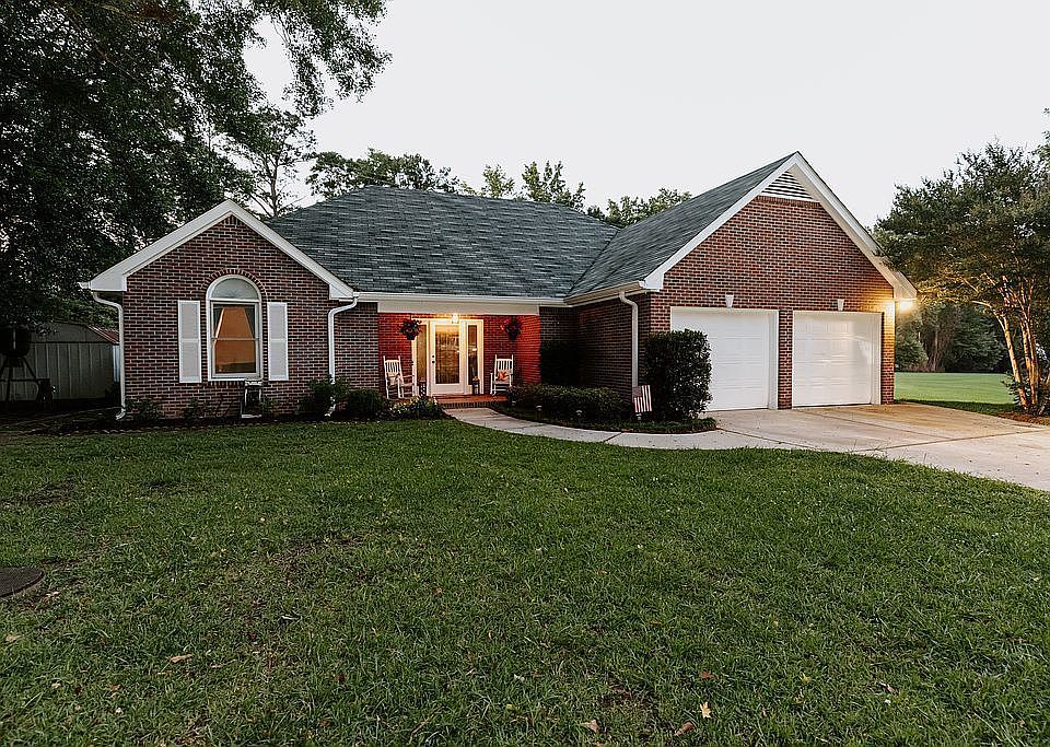 1st image of 1435 Wesley Dr