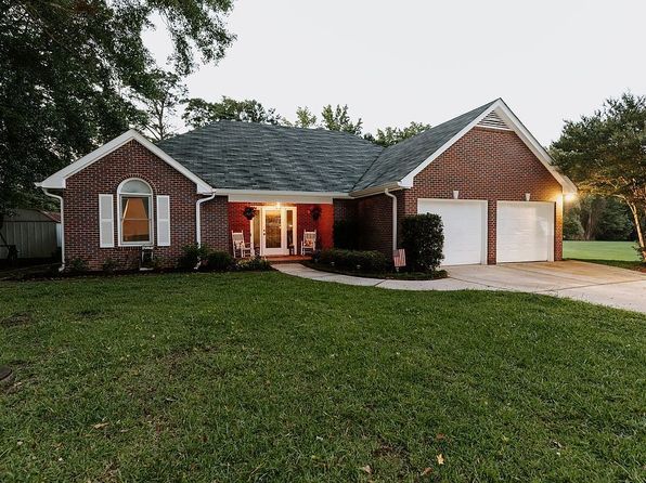 1435 Wesley Dr