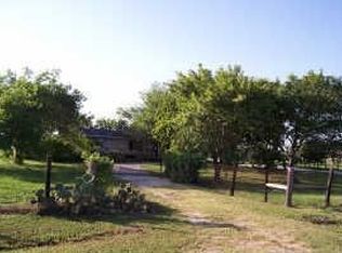 442 Stallion Ln, Marion, TX 78124