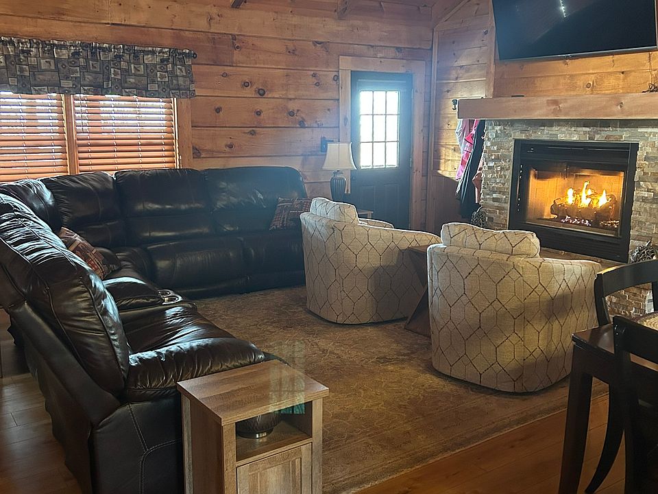 1st image of 2743 Burnett Dr