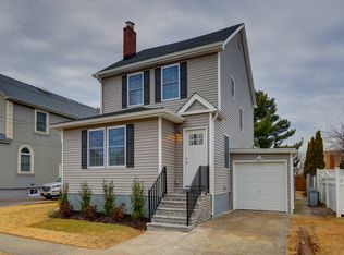 19 Sunset Rd, Massapequa, NY 11758