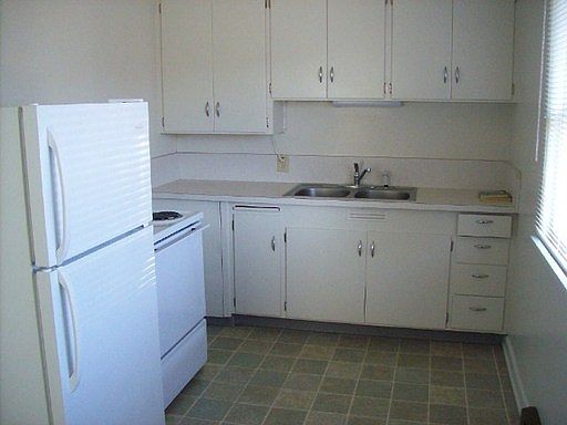 2nd image of 710 N Pearl St