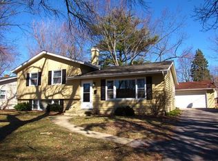 660 Sleight St, Naperville, IL 60540