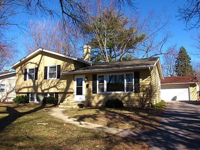 660 Sleight St photo 1