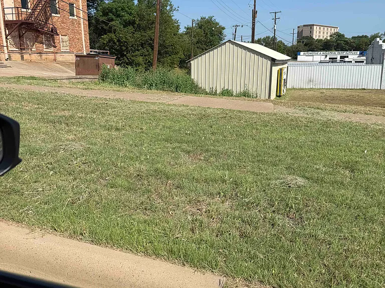 608 Burnett St — Photo 3