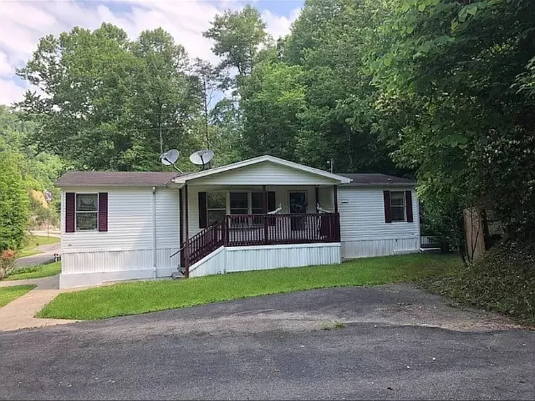 2844 Town Mountain Rd — Photo 2