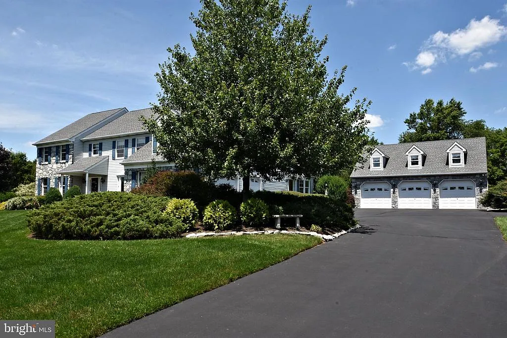 23 Breckenridge Dr photo 1