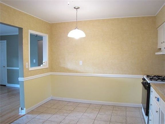 5th image of 362 Belmont Ave