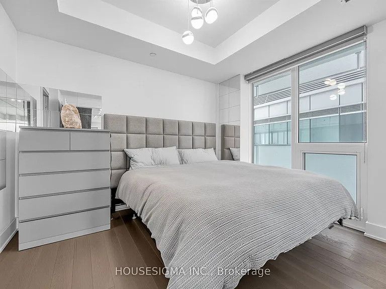 200 Bloor St W #2109 — Photo 14