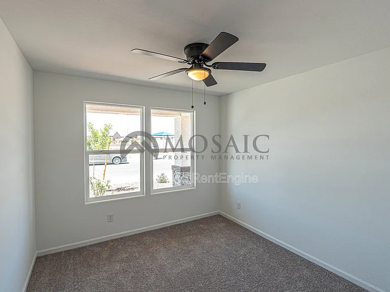 1445 E Jaycie Dr — Photo 12