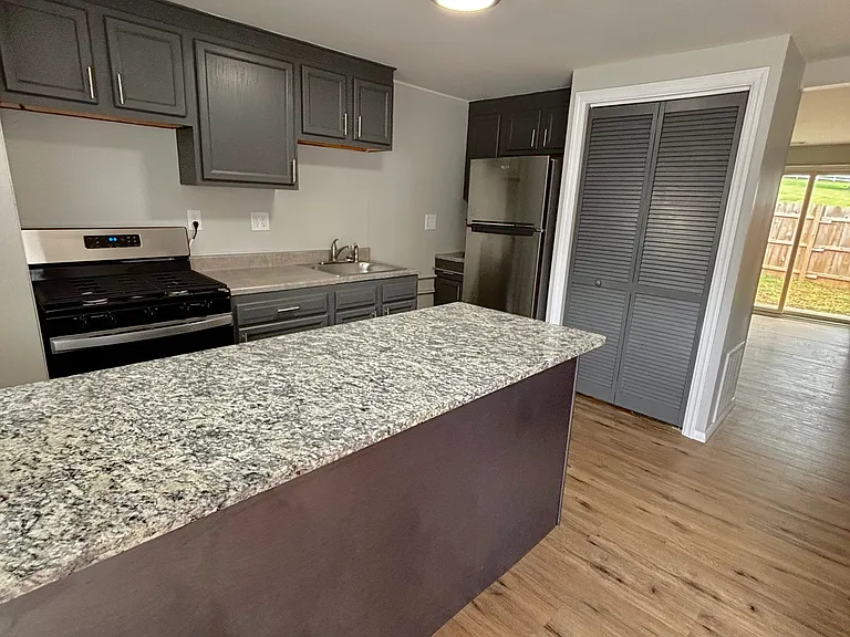 3207 Chestnut St — Photo 3