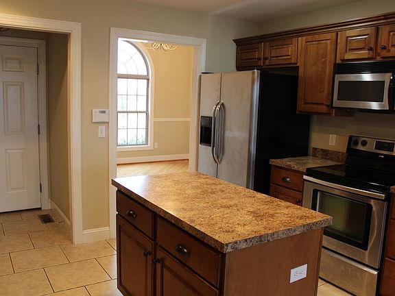 3rd image of 4140 Loblolly Ln