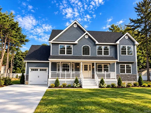85 N Howell Avenue, Centereach, NY 11720