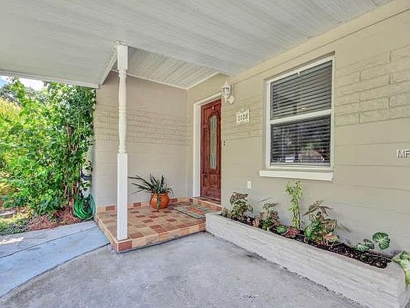 3rd image of 3028 W Helen Ave
