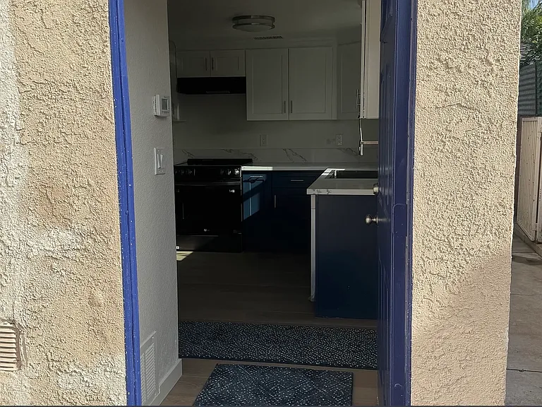 804 N Geneva St #B — Photo 9
