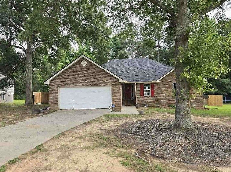 1st image of 107 Oakwood Dr