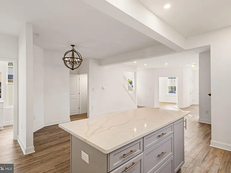 118 Turner St — Photo 11