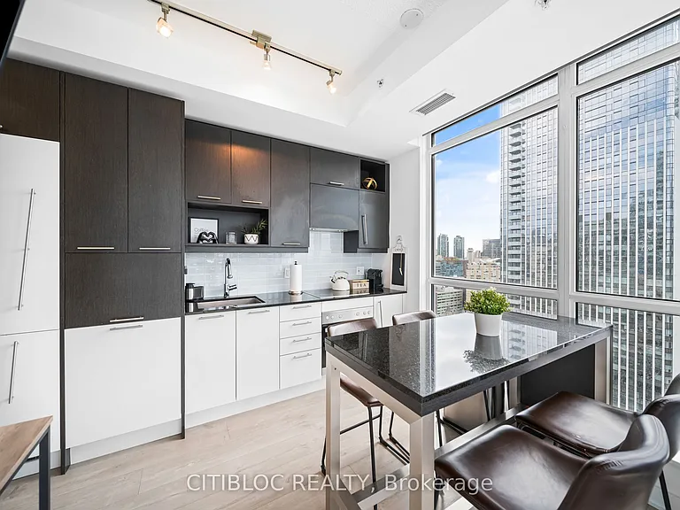 30 Nelson St #2807 — Photo 20