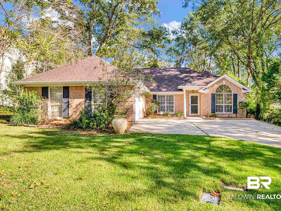 1st image of 102 Comer Cir