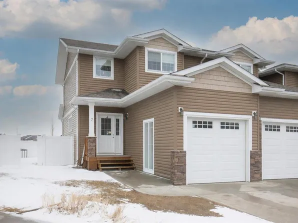 7 S Rowberry Ct, Sylvan Lake, AB T4S 0L7