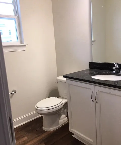 312 Lionel St — Photo 6