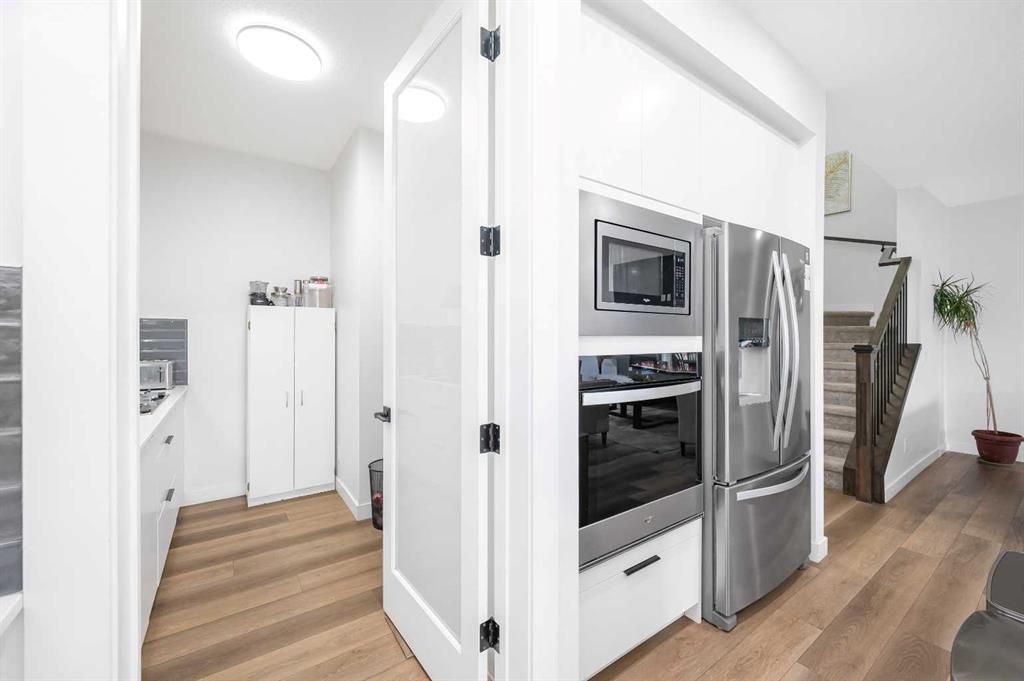 346 S Edith Rd NW, Calgary, AB - View 6