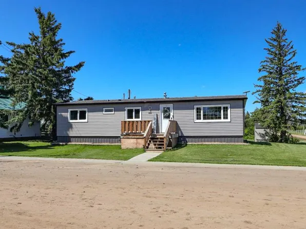 222 E Berry St, Halkirk, AB T0C 1M0