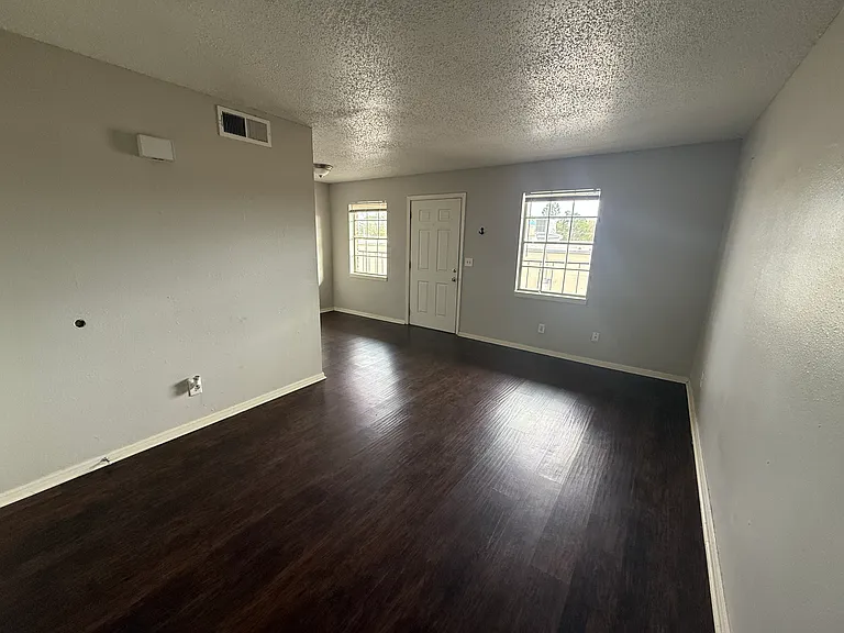 Peartree Apartments — Photo 14