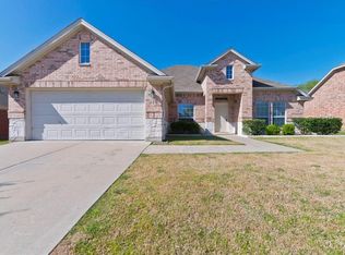 913 Redbud Rd, Burleson, TX 76028