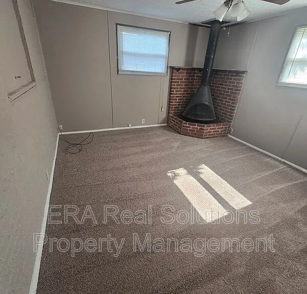 1290 Beechwood Rd — Photo 16