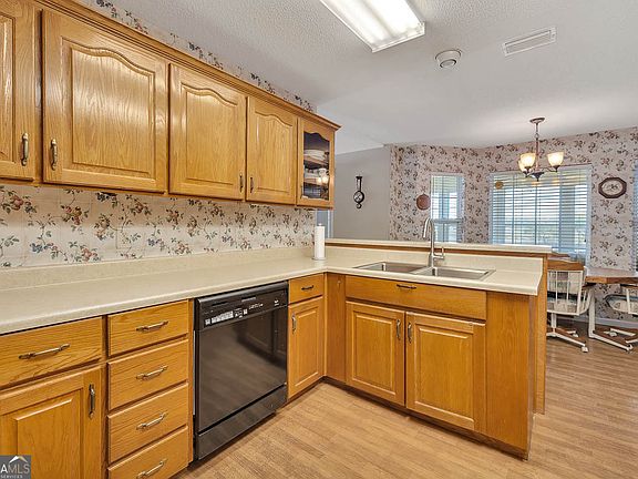 3rd image of 1056 Fiddler Trce NE