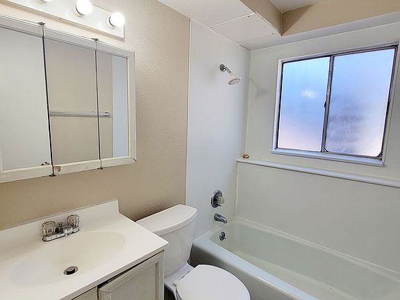 5th image of 112 S Murray Blvd APT 2