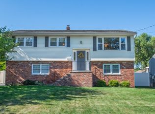 6 Cindy Dr, Succasunna, NJ
