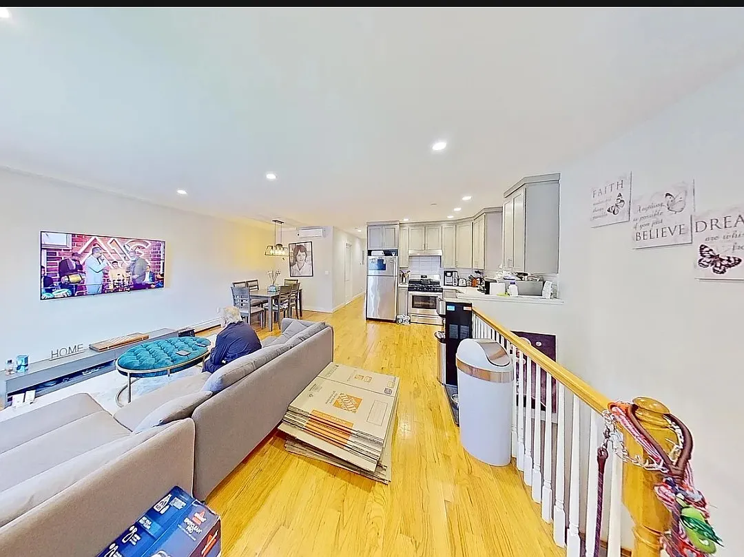 3 bed, 1200 sqft, $3,600 — Photo 1