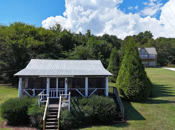 223 Pinewood Dr, Langston, AL 35755