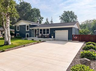 78 Farrell St N, Maplewood, MN 55119