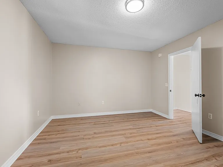 648 Virginia Oak Ct — Photo 36
