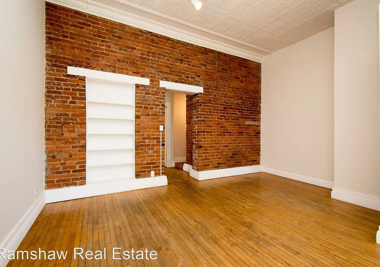 202COL — Photo 3