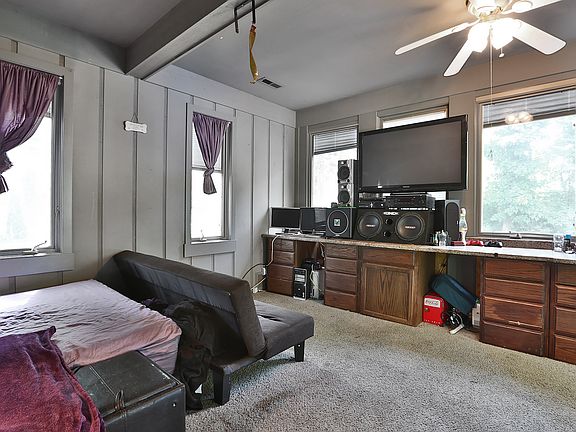 4th Bedroom or great office!