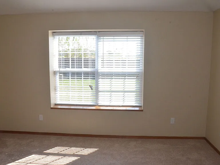 921 Kenwood Dr — Photo 8
