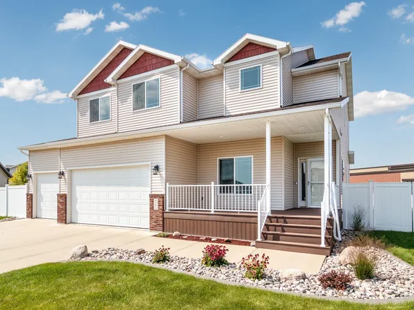 6393 56th Ave S, Fargo, ND 58104