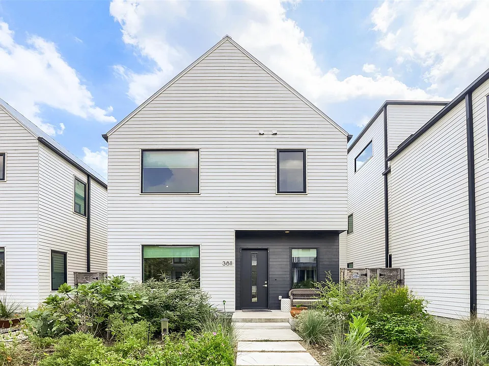 3811 Taniguchi St