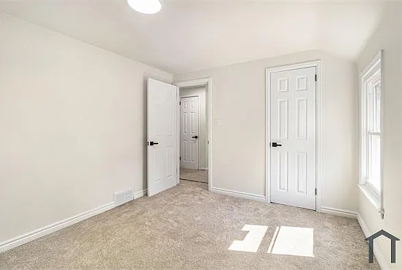 8265 Kentucky St — Photo 13