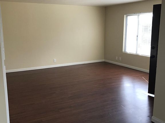 4th image of 413 N Tustin Ave APT D