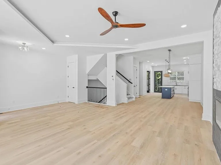 185 Brush Creek Ct — Photo 4