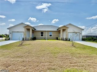 350/352 Pullman St, Lehigh Acres, FL 33974