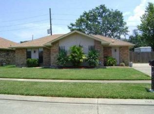 3224 E Lafourche Ct, Kenner, LA 70065