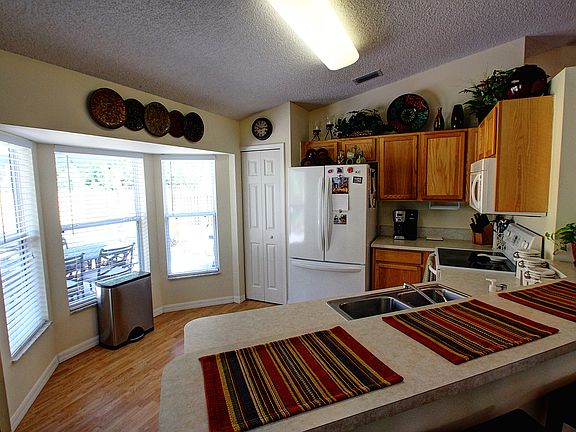 3rd image of 3134 Troon Ave SE