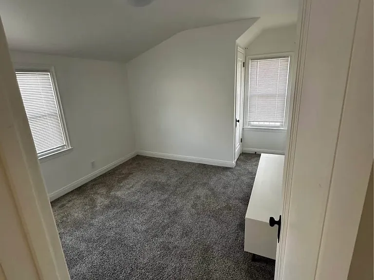 3420 S 19th St — Photo 2