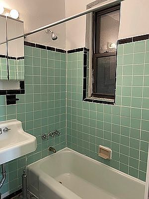 4th image of 308 E 90th St APT 5A
